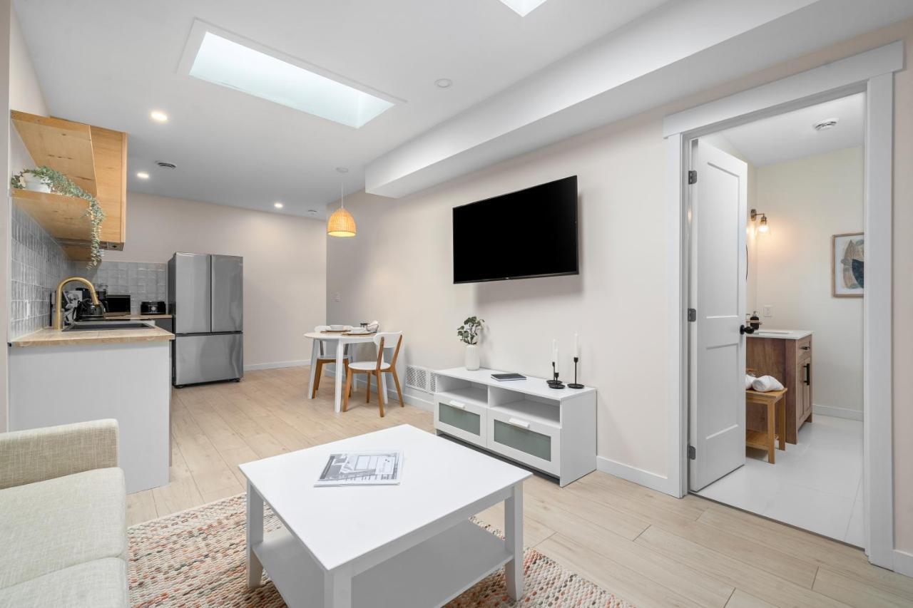 The Olympia: Front Street Flats Apartamento Belleville Exterior foto